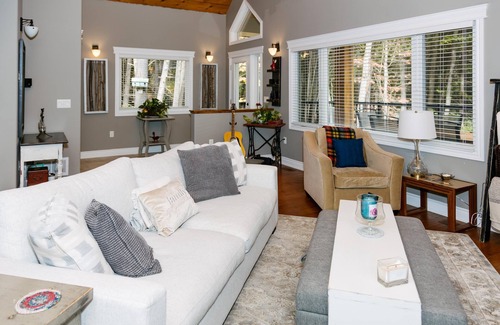 Minden Hills Cottage | Sunrise Splendor Over Kashagawigamog Lake