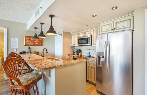Key West Condo | Sunrise Suites Condo w/Balcony, Pool & Hot Tub, Tennis & Covered Parking