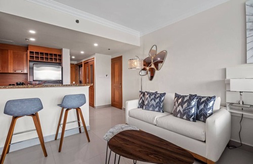 Puerta de Tierra Apartment | Sunrise View Studio | Balcony & Pool Access