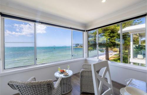 Soldiers Point House | Sunrise Waters 2-63 Soldiers Point Road, stunning waterfront property