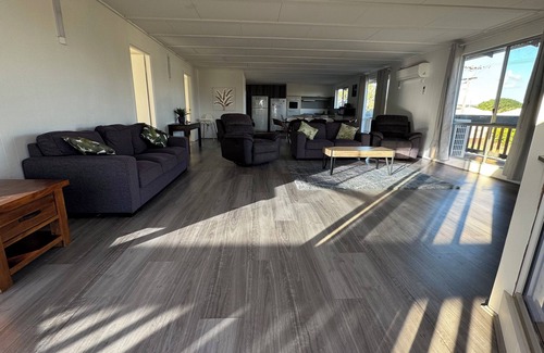 Kalbarri House | Sunrises Kalbarri, entire large family home