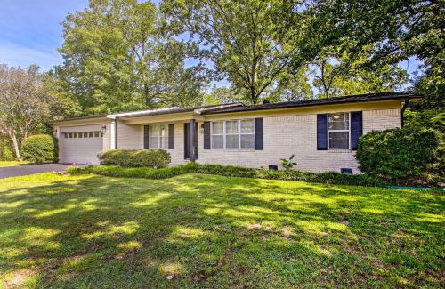 Rockwell House | Sunroom and Yard Charming Hot Springs Home!