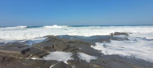Ballito Apartment | Sunseaker- Beachfront complex with Inverter