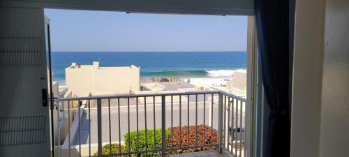Ballito Apartment | Sunseaker- Beachfront complex with Inverter