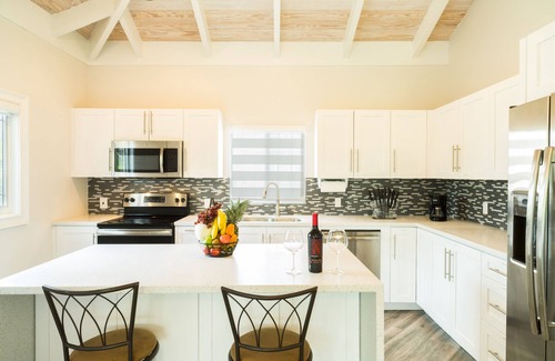 Long Bay House | SunSeaSand - 2Bdrm Seaside Cottage - Long Bay Hills