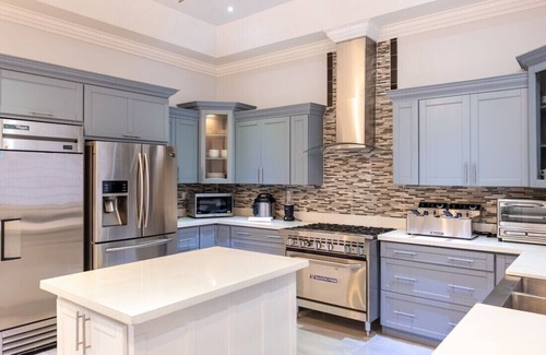 Montego Bay Villa | Sunseeker-Modern Chic Montego Bay Large Groups Butler 10