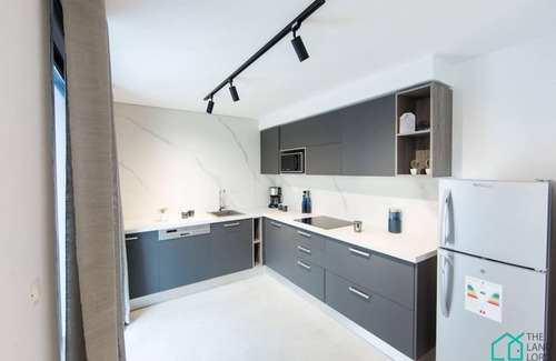 Les Berges du Lac Apartment | Sunset 202 Luxury with gym club in Lac 1