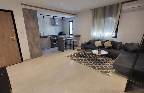 Les Berges du Lac Apartment | Sunset 303: brand new apt with gym in Lac 1