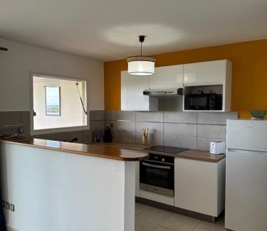 Le Carbet Apartment | Sunset Appart, T2 avec vue mer et plage à 1 km