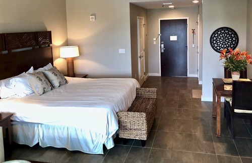 Sandestin Condo | Sunset Balcony overlooking Tropical Pool! Great 4th Flr Location. VRBO Verified!