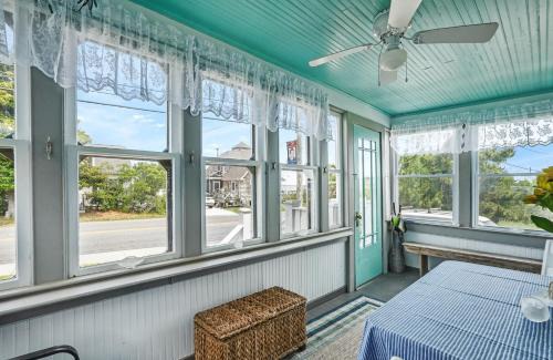 Chincoteague House | Sunset Bay Cottage - Main Street charm with water views!