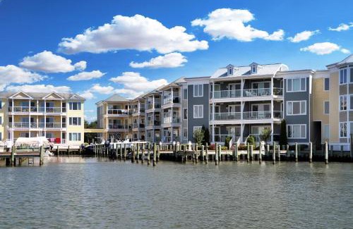 Chincoteague House | Sunset Bay Villa 116 - Waterfront with shared pool!