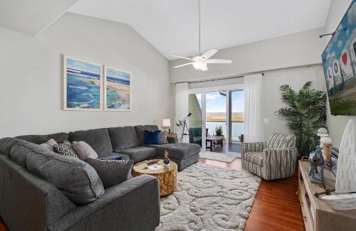 Chincoteague Apartment | Sunset Bay Villa 310 - Nauti Girl