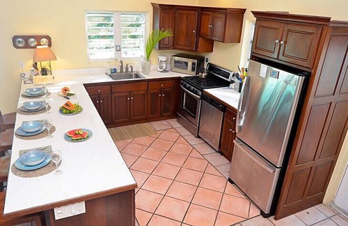 Hart Bay Villa | Sunset Beach: Beachfront Villa! Pool! Hot Tub!