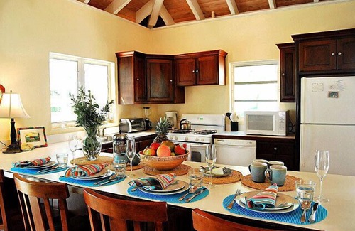 Hart Bay Villa | Sunset Beach: Beachfront Villa! Pool! Hot Tub!