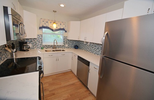 Sunset Beach House | Sunset Beach Cozy boutique cottage with all the must have beach amenities