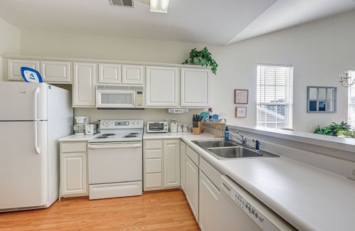 Sunset Beach Condo | Sunset Beach Condo w/Balcony, 5 Mi to the Ocean!