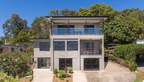 Seventeen Seventy House | Sunset Beach House 1770 Level 2