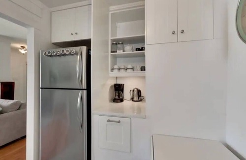 Port Weller West House | Sunset Beach House - Wineries & Niagara Falls