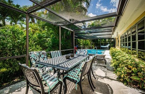 Bay Esplanade House | Sunset Beach House