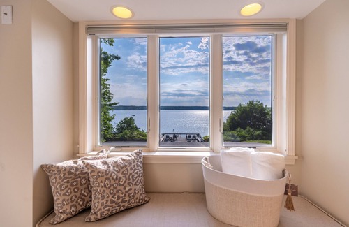 Town of Owasco House | Sunset Beach Lake House on Beautiful Owasco Lake - Great Family Summer Retreat!