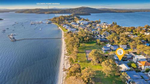 Soldiers Point House | Sunset Beach Luxury 24