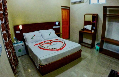 Dhangethi Hotel | Sunset Beach View