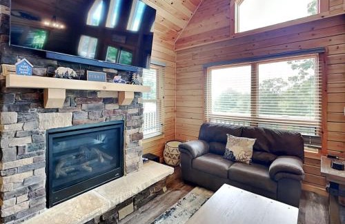 McHenry House | Sunset Bluff