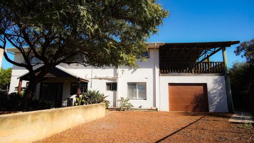 Sunset Beach Apartment | Sunset Break Apartments - 1 x 2 Bedroom Upstairs and 1 x 2 Bedroom Downstairs