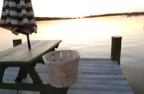 Cambridge House | Sunset Breezes - quiet waterfront retreat