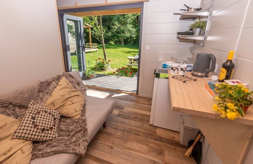 Barnstaple Cabin | Sunset Cabins at The Oaks Woodland Retreat