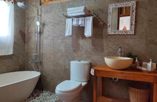 Ubud City-Centre Bed & Breakfast | Sunset Cafe and Bungalow