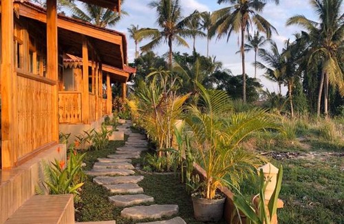 Ubud City-Centre Bed & Breakfast | Sunset Cafe and Bungalow