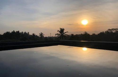 Ubud City-Centre Bed & Breakfast | Sunset Cafe and Bungalow
