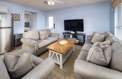 Fort Walton Beach - Destin Condo | Sunset Cottages 1C Spacious 2 Bedroom/2 Bathroom Cottage, sleeps 8!