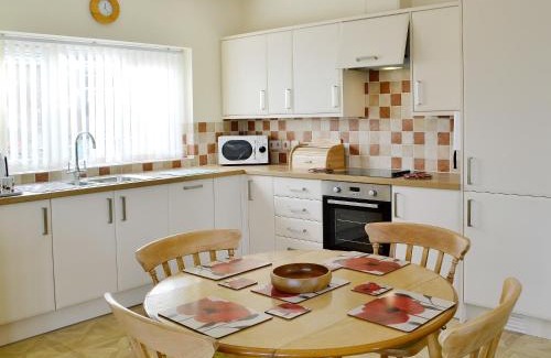 Chickerell House | Sunset Cottage