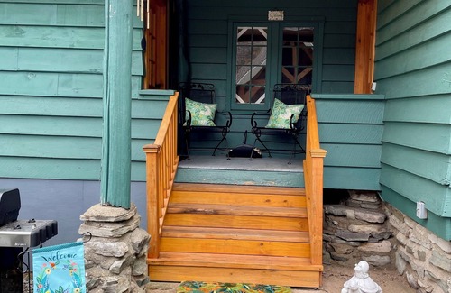 Greentown Cottage | Sunset Cottage - Lakefront Cottage with Private Dock