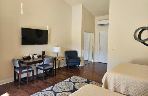 Ligonier Hotel | Sunset Cottage Motel Rooms