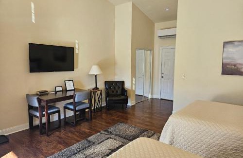 Ligonier Hotel | Sunset Cottage Motel Rooms