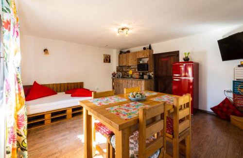 Brasov Apartment | Sunset Cottage
