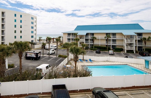 Fort Walton Beach Condo | Sunset Cottages 5C GORGEOUS, Beach Cottage! 2 Bedroom/ 2 Bath!!