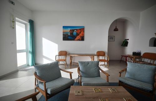 Ghajnsielem Apartment | Sunset Court Self Catering Sea View Apartment
