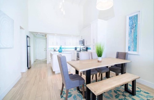 Seven Mile Beach Apartment | Sunset Cove # 303