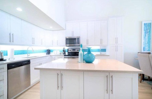 Seven Mile Beach Apartment | Sunset Cove # 303