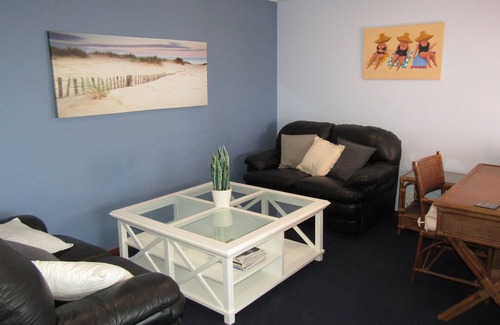 Para Wurlie House | Sunset Cove Beach House - Beautiful sea views, opposite Magazine Bay!
