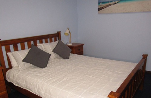 Para Wurlie House | Sunset Cove Beach House - Beautiful sea views, opposite Magazine Bay!