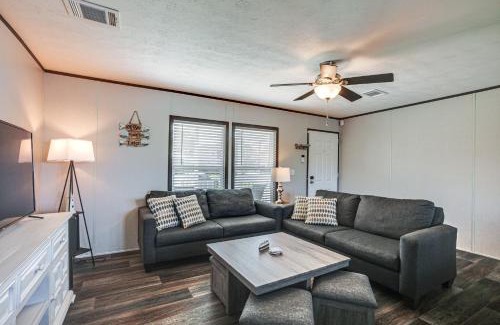 Onalaska House | Sunset Cove Lakefront Rental with Private Dock!