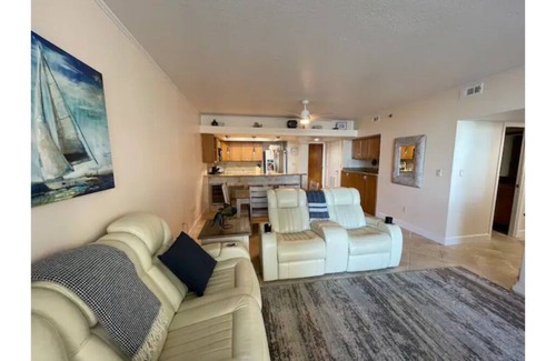 Holiday Isle Condo | Sunset Dreams.East Pass Towers