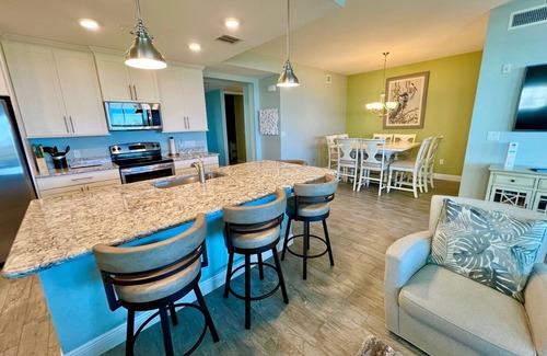 Whitney Beach Condo | Sunset Escape - Incredible Waterfront Condo Near Beautiful Anna Maria Island!
