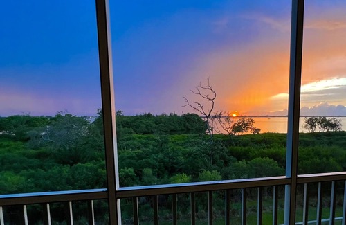Whitney Beach Condo | Sunset Escape - Incredible Waterfront Condo Near Beautiful Anna Maria Island!